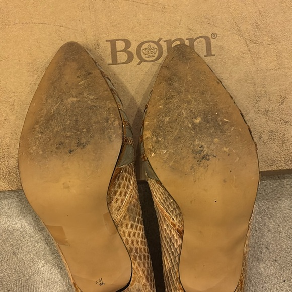 Beautiful Vintage J.Renee Snakeskin Heels - Picture 4 of 4